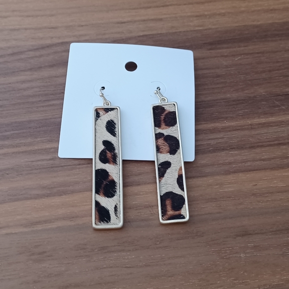 New Animal Print Fashion earrings - Picture 2 of 4